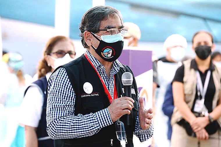 Ministro de Salud invoca a no acudir a marchas debido a la pandemia