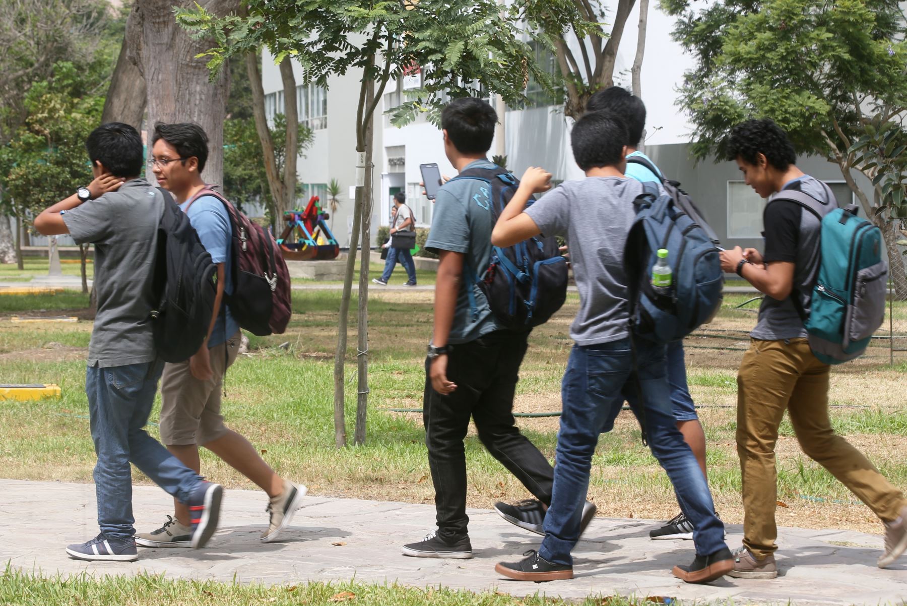 Sunedu pide a transportistas que respeten las tarifas universitarios