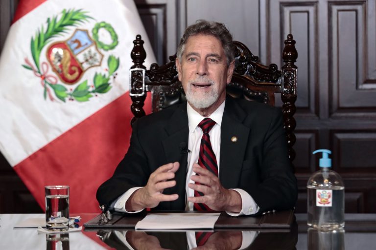 Gobierno trabaja para atender a los afectados por fuerte sismo