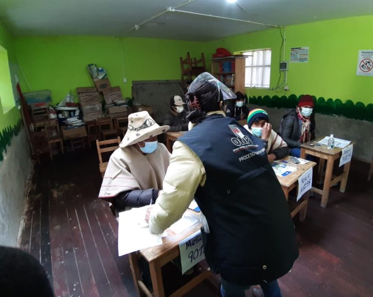 ONPE capacita en quechua a miembros de mesa en Nación Q’ero