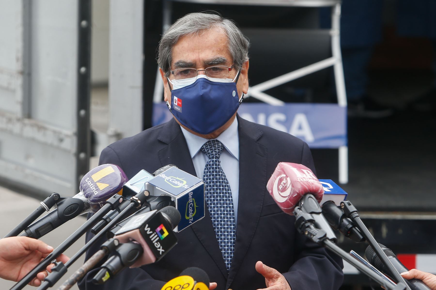 Ministro Ugarte dispone exclusión de padrón nacional a vacunados de manera irregular
