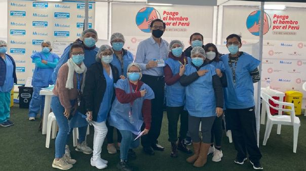 Martín Vizcarra anuncia que recibió vacuna contra la COVID-19 de acuerdo a cronograma establecido