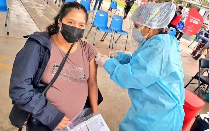 Trujillo: inician vacunación contra la COVID-19 para mujeres gestantes