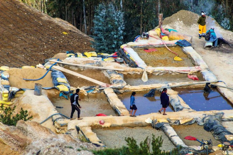 La Libertad: más de 400 menores explotados en minas ilegales y en las calles