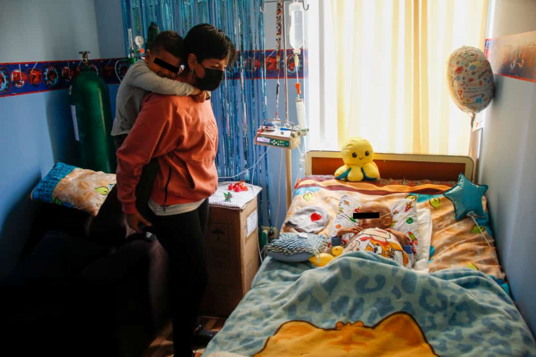 Madre de familia solicita apoyo para tratamiento de su hijo que padece cancer de riñón