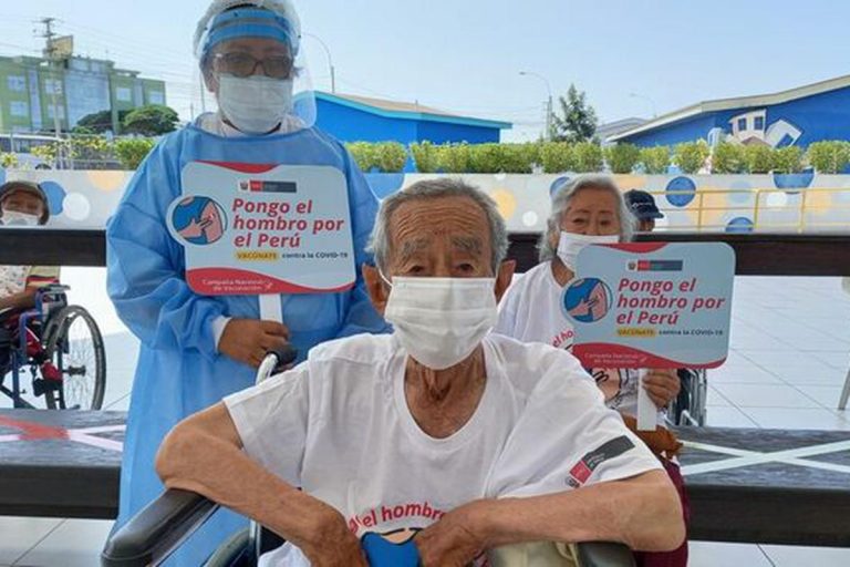 Minsa lanza campaña para concientizar sobre la importancia de la vacunación contra la COVID-19