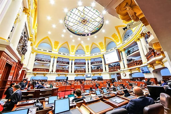 IPE: cambiar la constitución generaría incertidumbre en los inversionistas