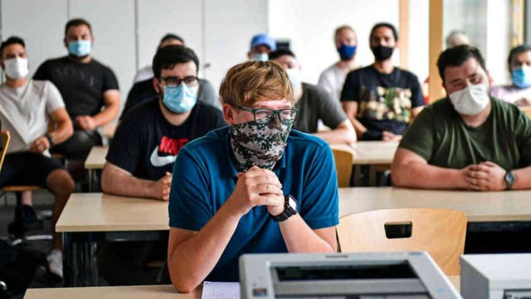 Exalumnos de 85 colegios de La Libertad podrán acceder a becas para estudiar carreras del futuro