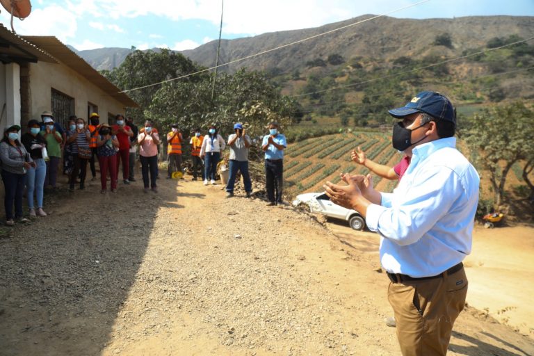 Poroto: apoyan en ejecución de pavimentado de vía Shiran