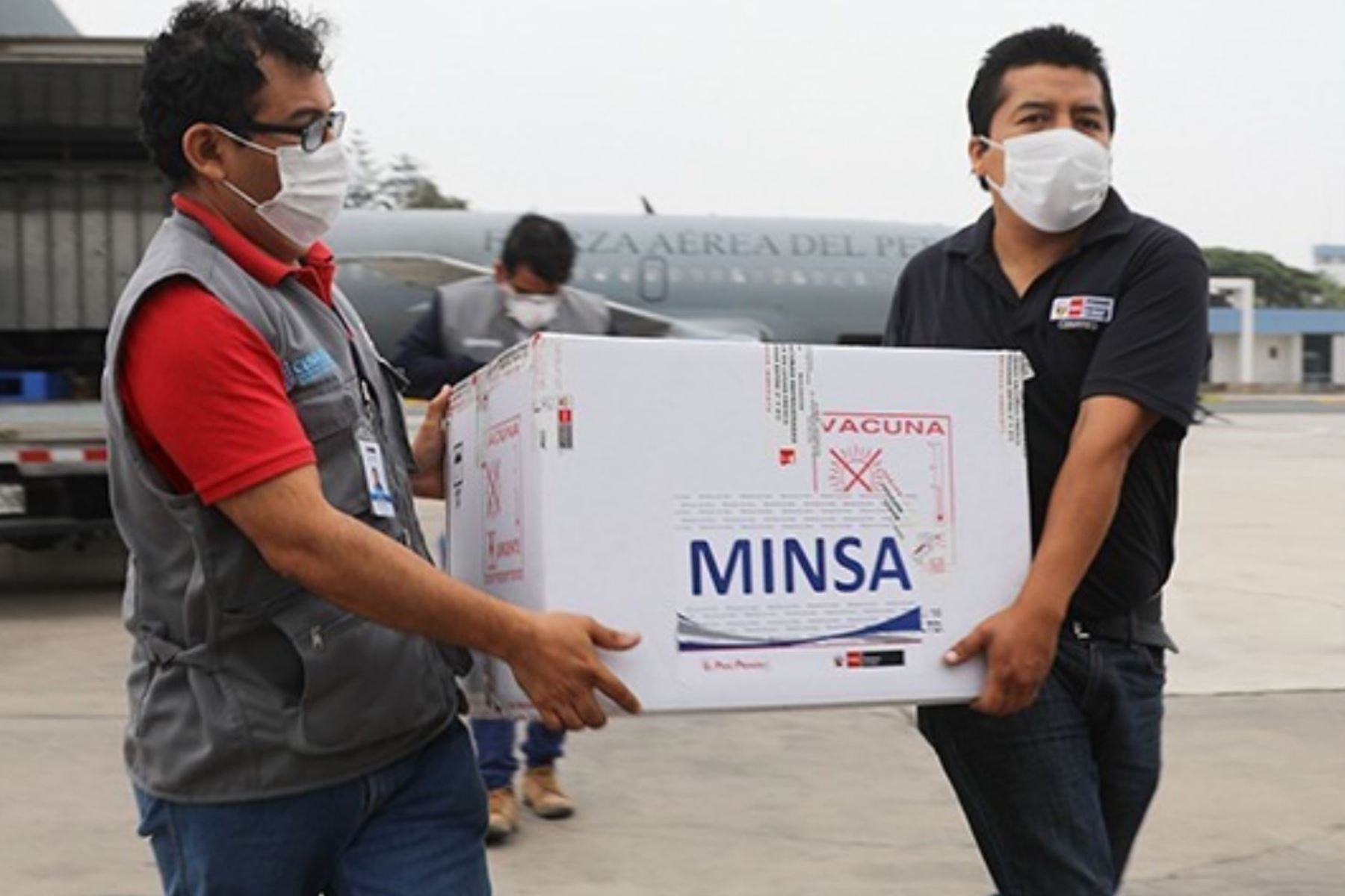 Amplían vigencia de medidas extraordinarias para compra de vacunas contra covid-19