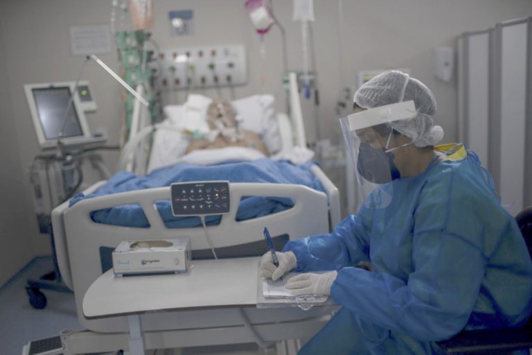 Uso de medicamentos para pacientes contagiados por la COVID-19 debe ser determinado por un médico