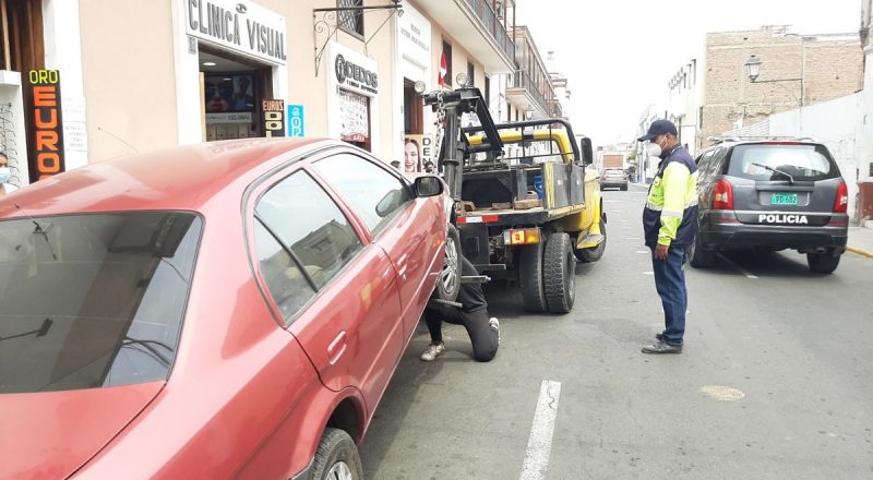 Trujillo: 200 vehículos enviados al depósito municipal
