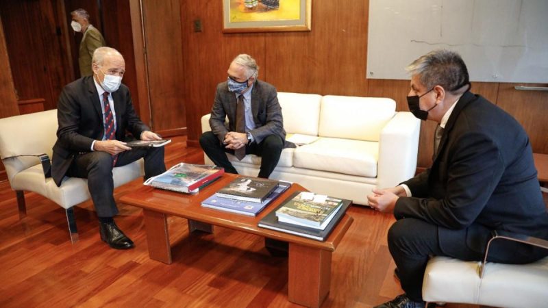 Ministro de Energía y Minas se reune con ejecutivos de la Compañía de Minas Buenaventura