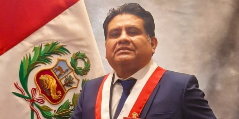 Congresista Juan Burgos pidió salida del ministro de Trabajo Iber Maraví