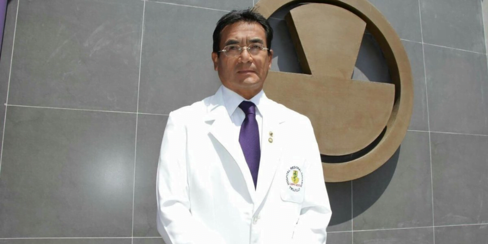 El exdecano del Colegio Médico, Víctor Lau, será cesado de carrera médica por límite edad