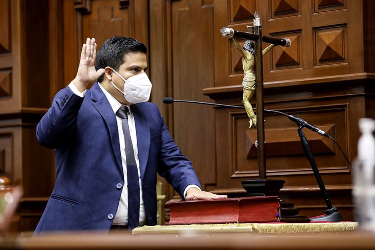 Congresista Diego Bazán solicita al Ministro Cevallos garantizar proceso de vacunación en La Libertad