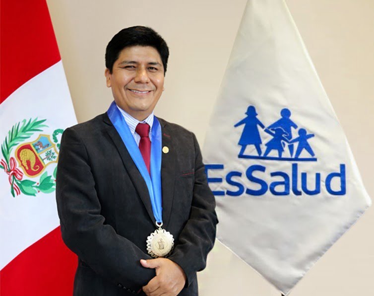 Mario Carhuapoma, promotor de la ivermectina, asume presidencia ejecutiva de EsSalud