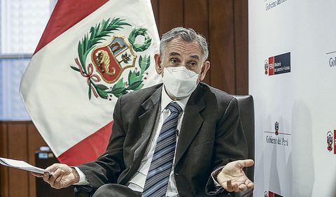 Pedro Francke: «Esta semana se dará más detalles sobre el bono de 700 soles»