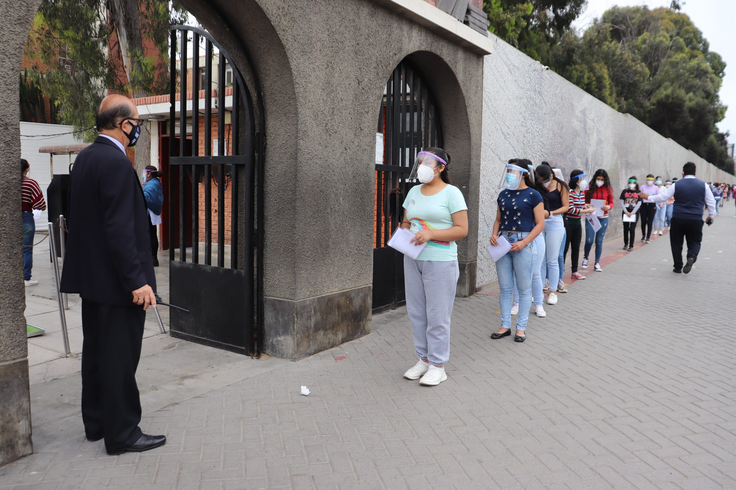 Postulantes a la UNT deberán contar con las dos dosis