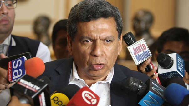 Ministro de Salud: "Ya hay un fallecido por la variante mu del coronavirus"