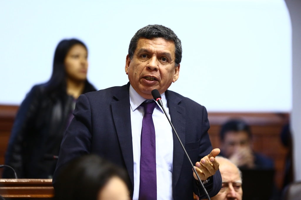 Hernando Cevallos: “No estamos en condiciones de reiniciar las clases escolares este año”