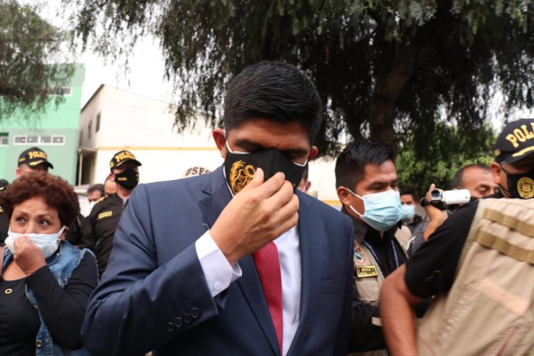 Ministro del Interior: «Yo creo que el cuello de botella no esta en la policía»