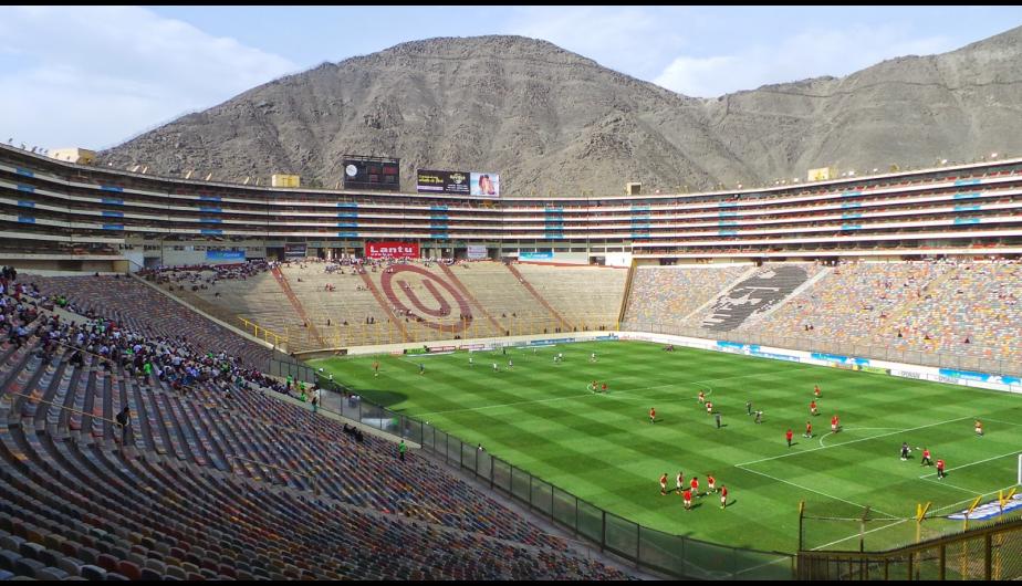 Exministro de Salud en contra que ingrese el público a los estadios de fútbol