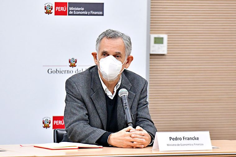 Ministro Francke destaca mejora de expectativas macroeconómicas de empresas