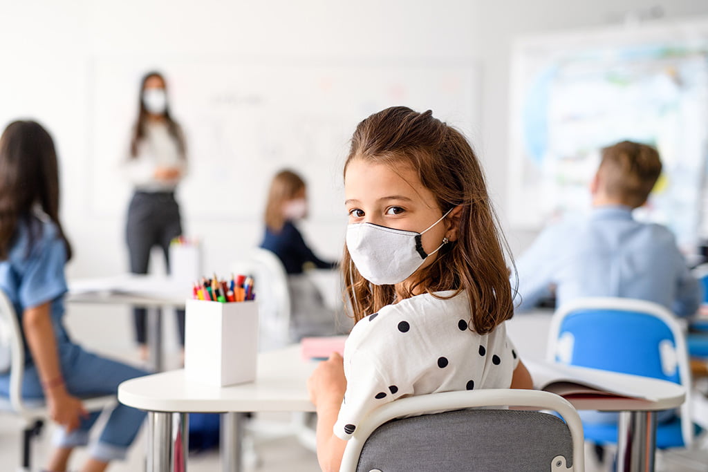 Clases presenciales en zonas urbanas esperan el visto bueno de salud
