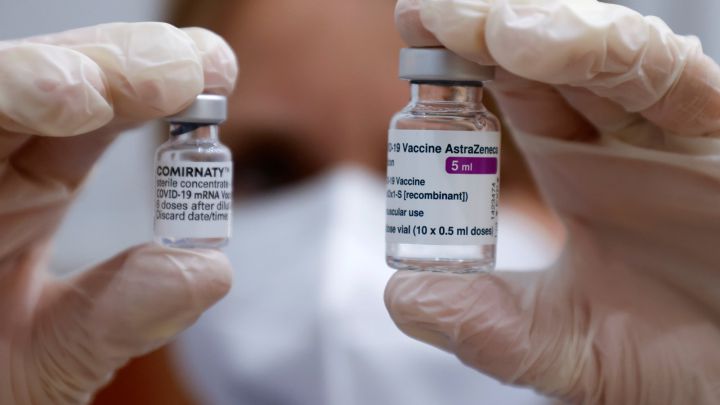 Minsa aprobó la tercera dosis de la vacuna Pfizer y AstraZeneca