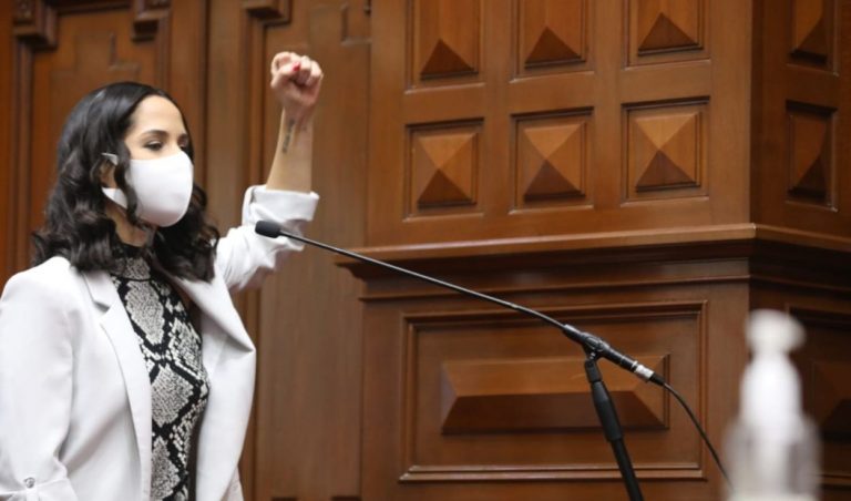 Bazán: “Existe una sentencia contra a alguien por corrupción, entonces es un corrupto”