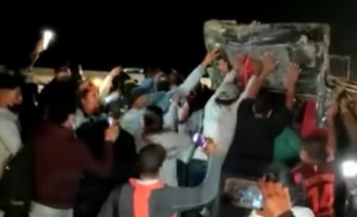 Bus que trasladaba a personal de la empresa Agrícola Cerro Prieto impactó con una combi dejando 24 heridos