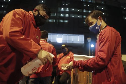 Ministro Cevallos: aforo de estadios y coliseos crece a 30%
