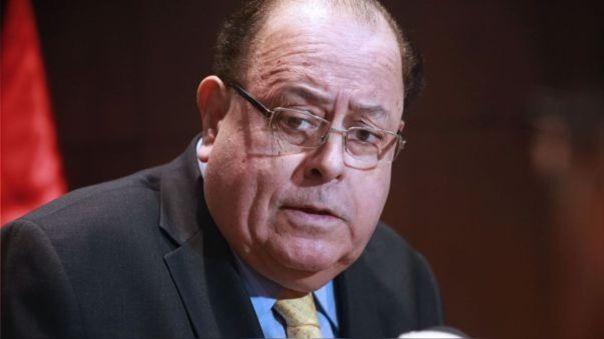 Julio Velarde: "Se está afectando la percepción del país para futuras inversiones"