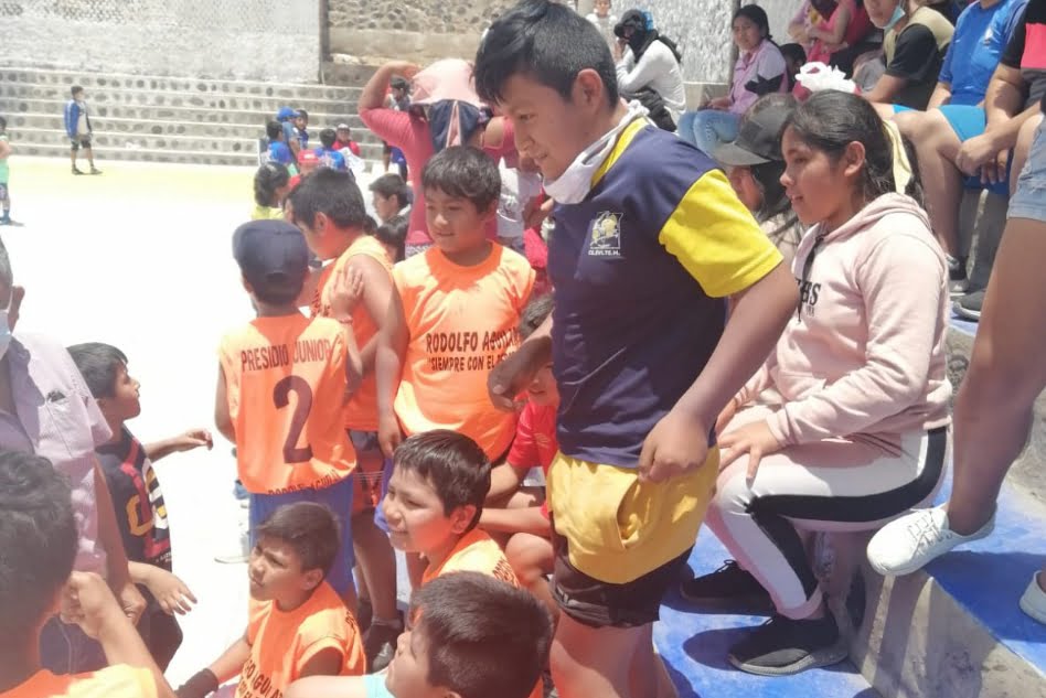 Inauguran mejora de losa deportiva en Kumamoto El Porvenir