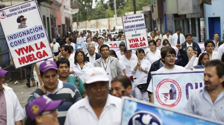EsSalud: médicos acatan paro nacional de 24 horas