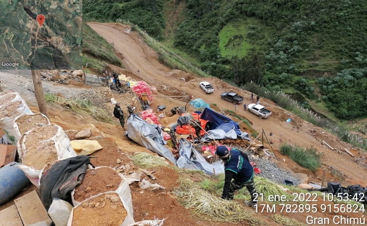 Desarticulan dos campamentos rústicos de minería ilegal en Gran Chimú