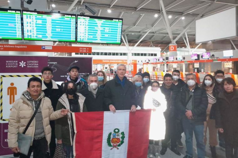 Un nuevo grupo de connacionales repatriados desde Ucrania arribo al Perú