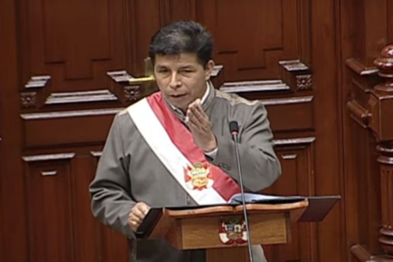 Pedro Castillo: «voten por la democracia, por el Perú, por la estabilidad»