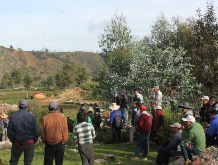 Encuentran cadáver de mujer sepultada por huaico