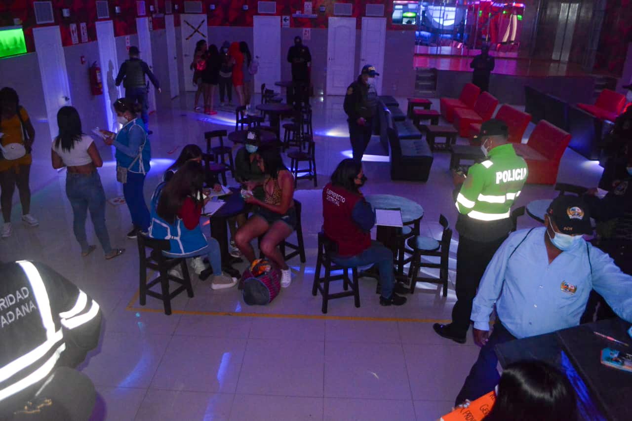 Clausuran casa de citas "Gatitas Vip" por no contar con licencia