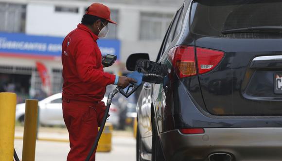 Petroperú anuncia la subida del combustible hasta en un 13 %