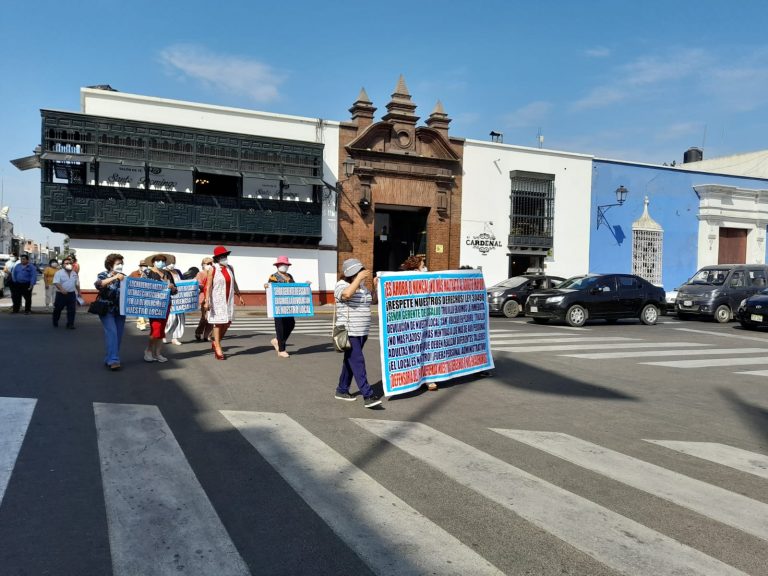 Adultos mayores reclaman reapertura del “Centro de adulto mayor”