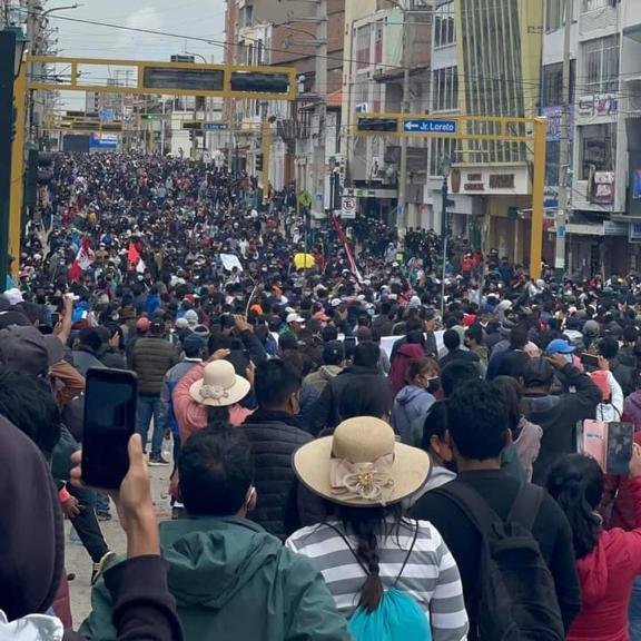 Huancayo se levanta contra Pedro Castillo tras crisis