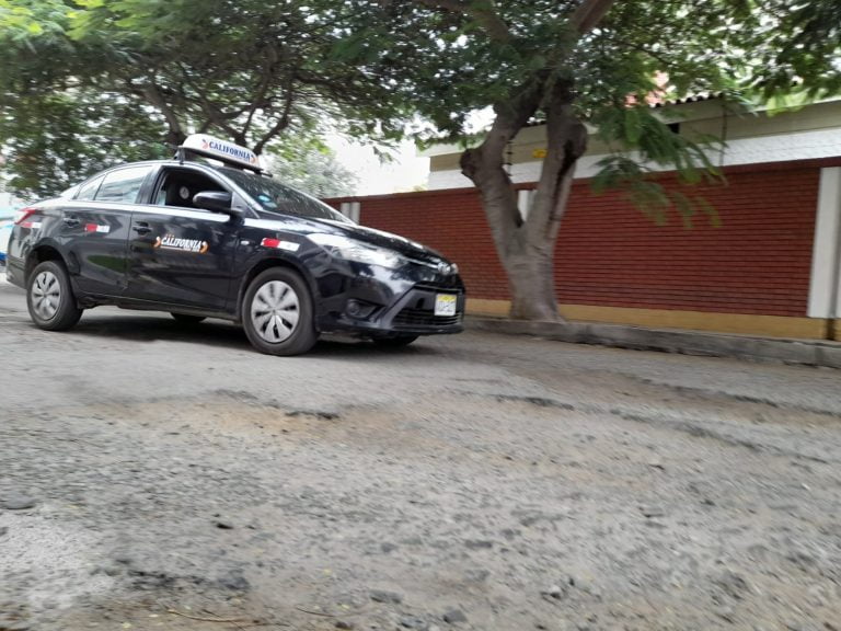 Vecinos reportan terrible estado de las pistas en la Urb. La Merced