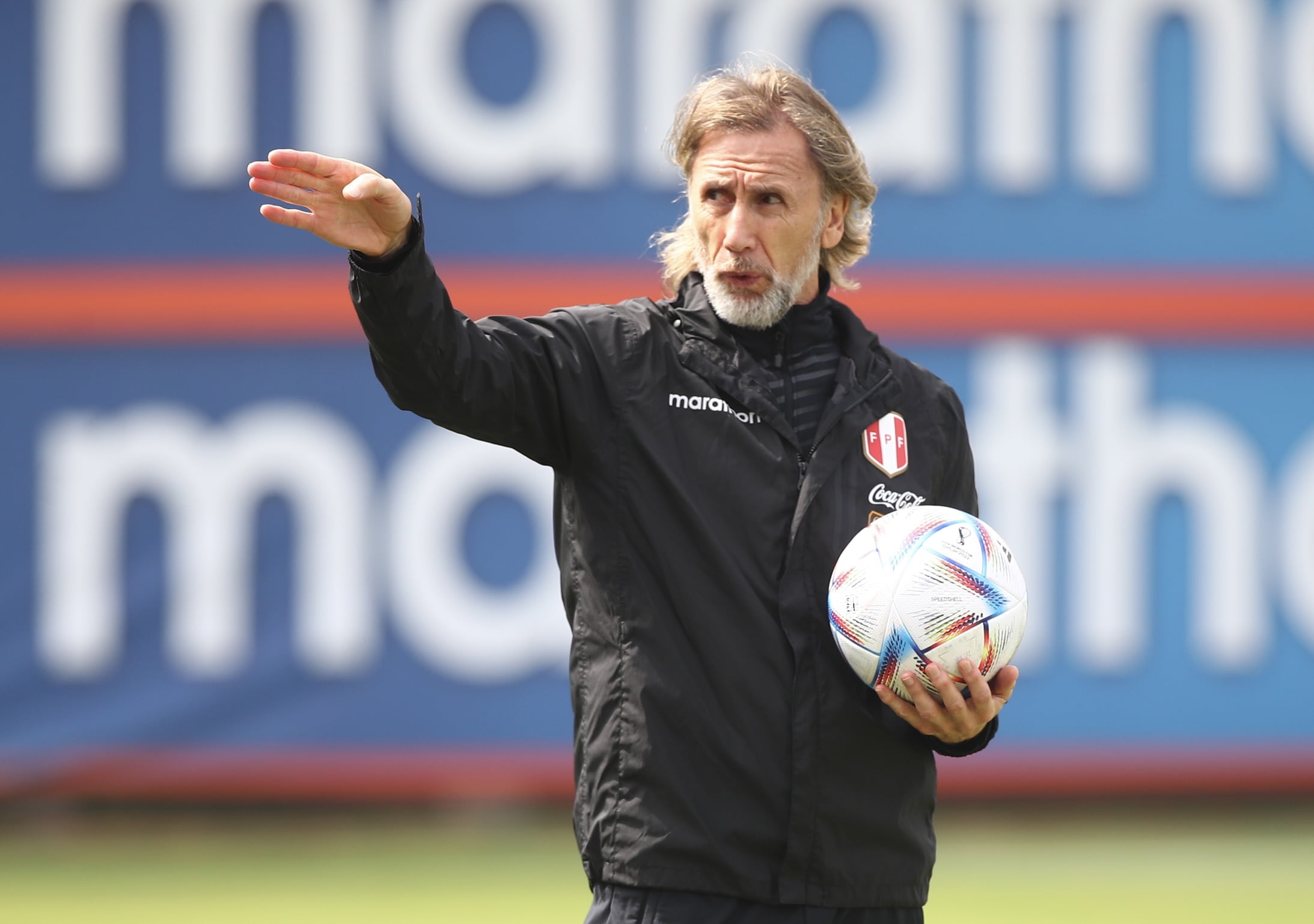 Ricardo Gareca condiciona su continuidad a la FPF