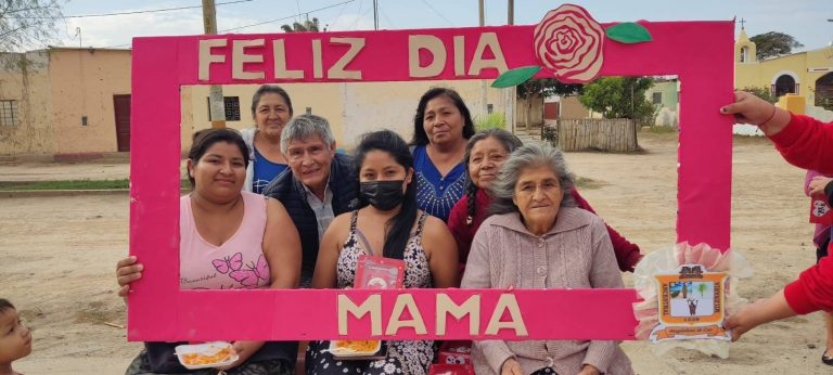 Unas 600 madres celebraron su día por anticipado en Magdalena de Cao