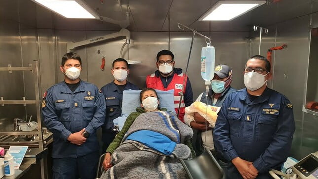 Dos bebés nacieron a bordo de Pias en víspera del día de la madre