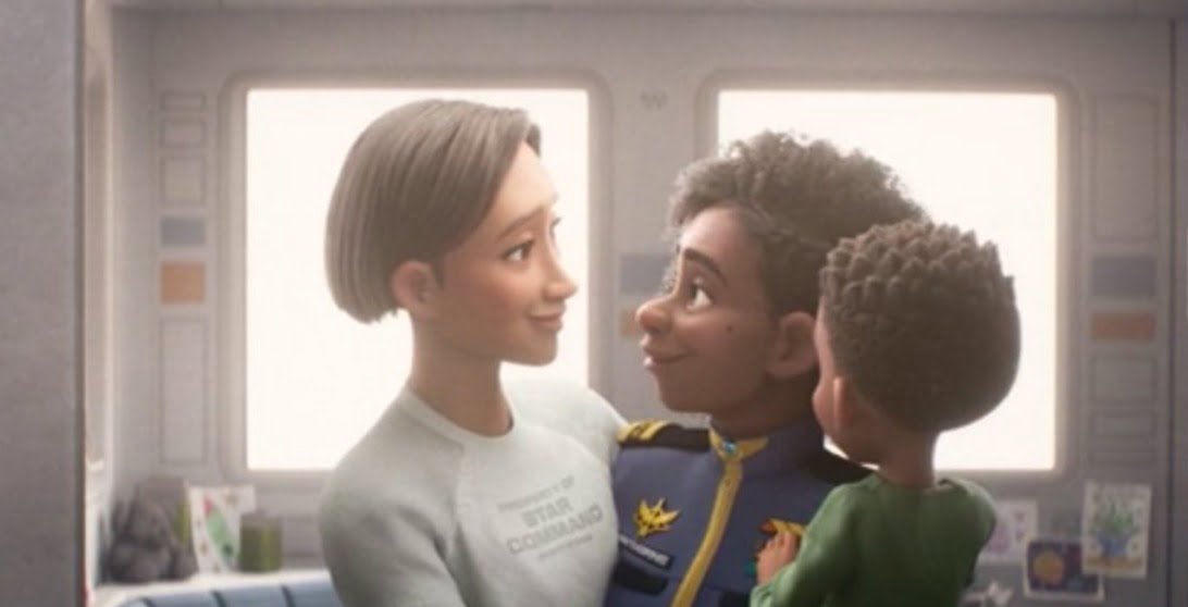 Lightyear: ¿Cómo explicar a nuestros hijos la escena de un beso entre dos mujeres?