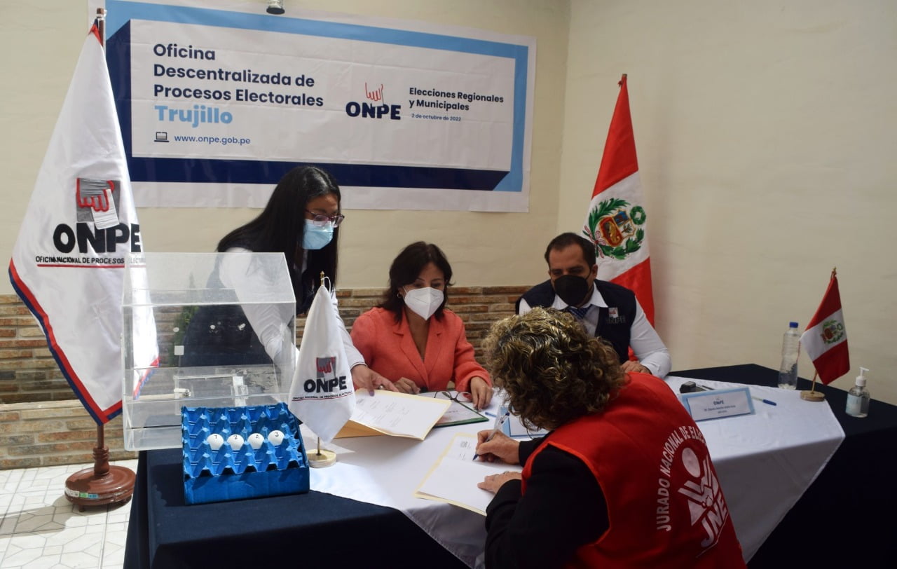 Elecciones 2022: ODPE Trujillo sorteó ubicación de movimientos regionales en cédula de sufragio